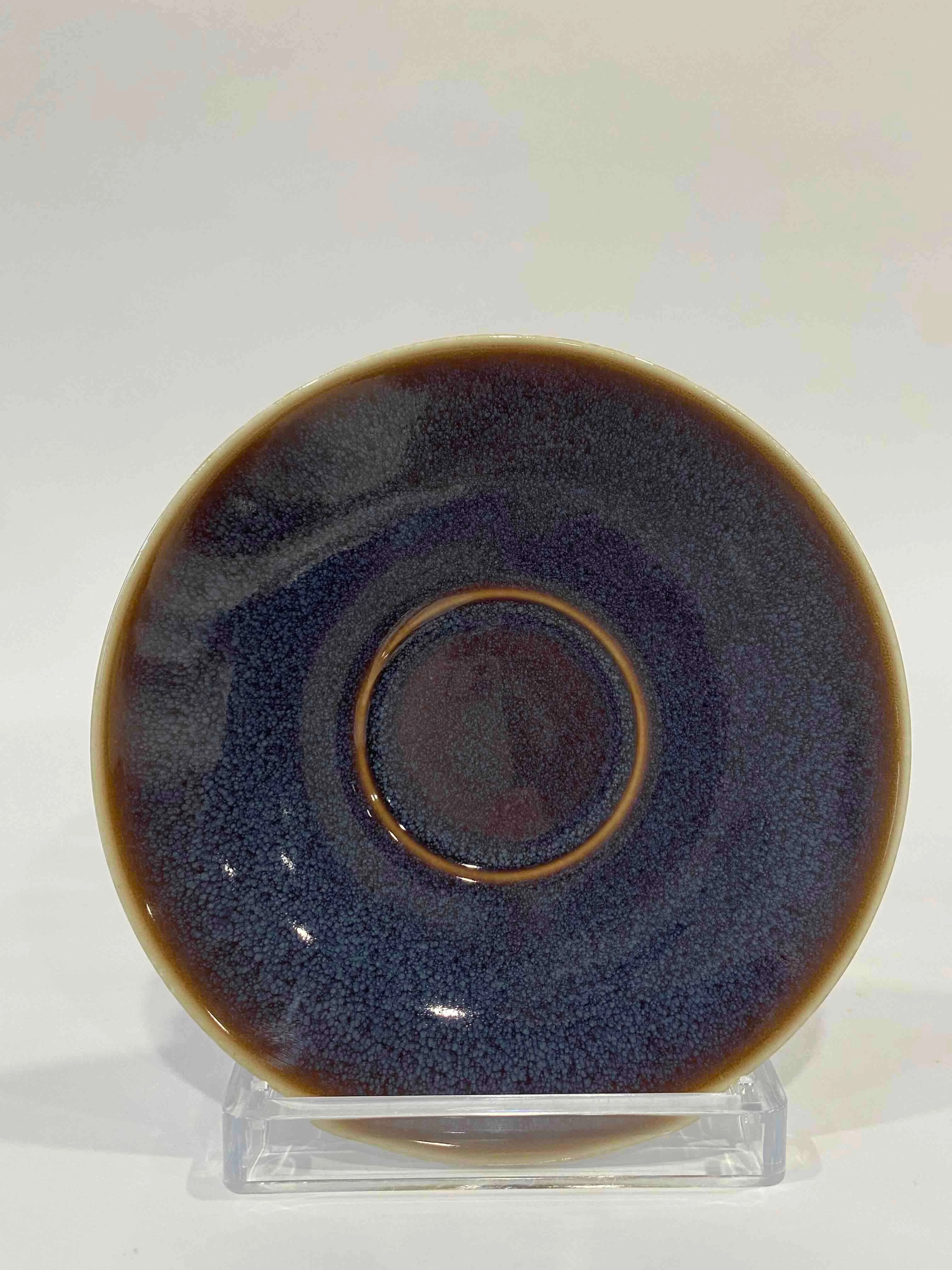 Блюдце Royal Crown Derby Art Glaze Pressed Mulberry 15 см, Фиолетовый