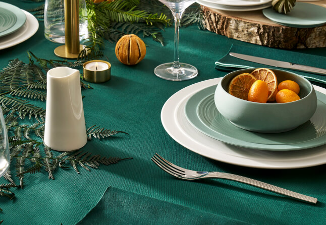 Какая посуда нужна для новогоднего стола: полный гид