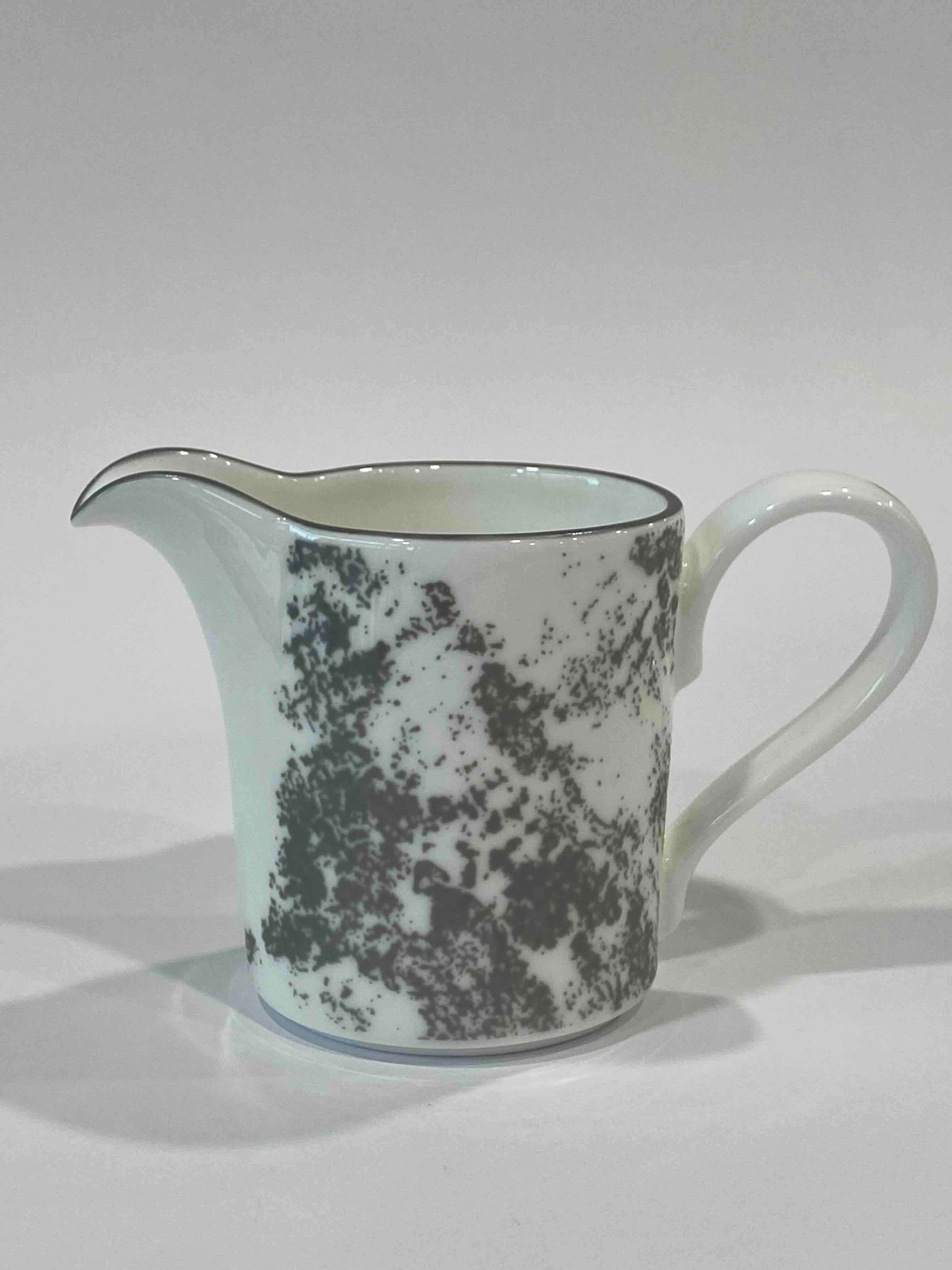 Сливочник Royal Crown Derby Crushed Velvet Grey  115 мл, Белый, Серый